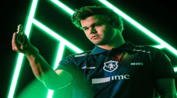 بطل العالم يتصدر.. ماغنوس كارلسن يخطف الأنظار في كأس العالم للرياضات الإلكترونية